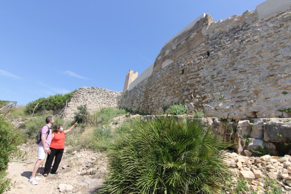 La Diputación invierte 40.000 euros en la muralla de Albacar del castillo de Xivert