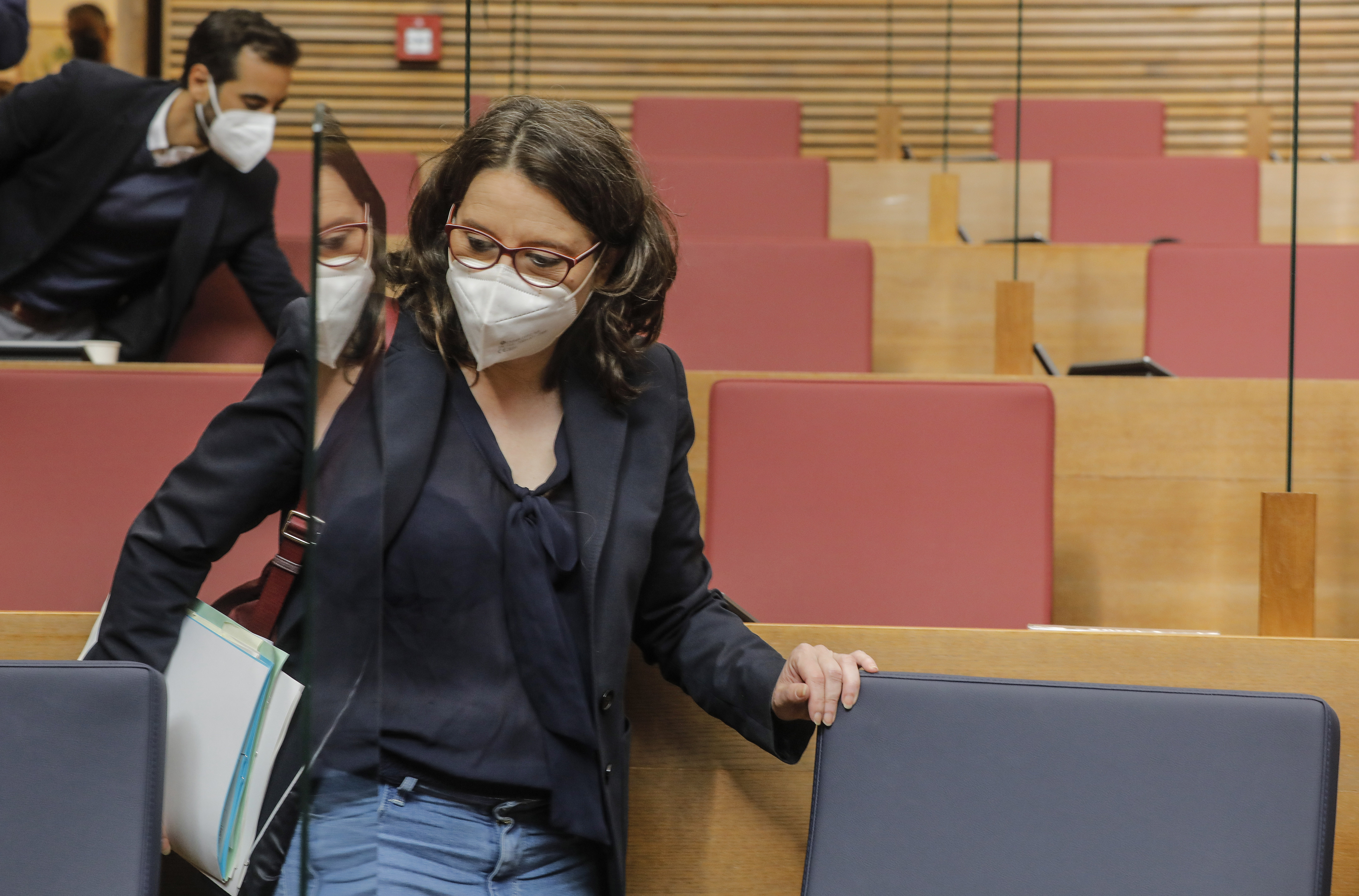 Oltra cree que se podrá debatir si exigir la vacuna para trabajar cuando todos hayan tenido acceso