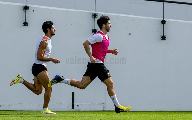 Carlos Soler ya entrena y mira al Getafe