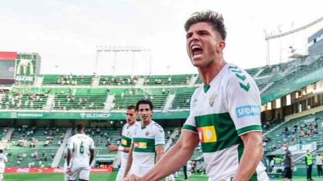 El Elche ganó y festejó la permanencia en la última visita del Athletic Club