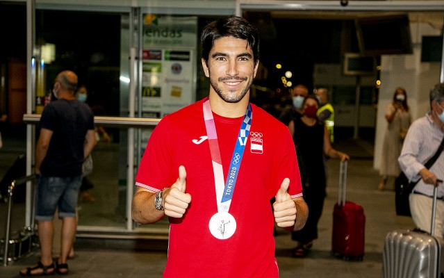 Carlos Soler ya está en Valencia: 
