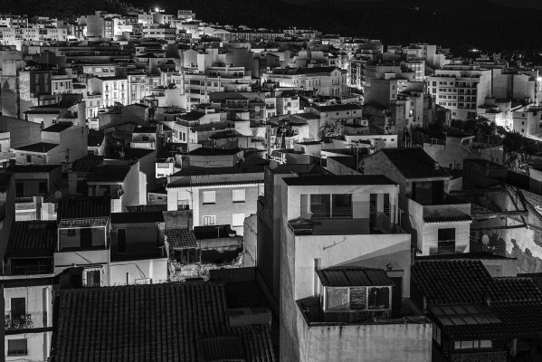 Rompiendo las sombras: fotografías que retratan el miedo a la oscuridad
