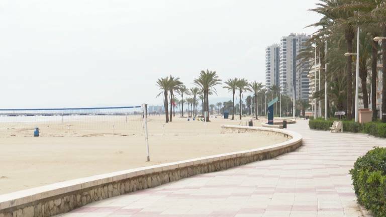 Cullera cierra sus playas por la noche ante el aumento de la incidencia acumulada 
