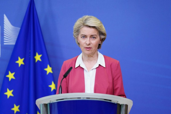 Bruselas entrega a Grecia el primer adelanto del fondo de recuperación UE