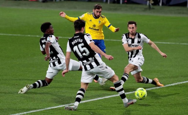 El Cádiz y el Levante se enfrentarán el sábado por tercera vez en Primera
