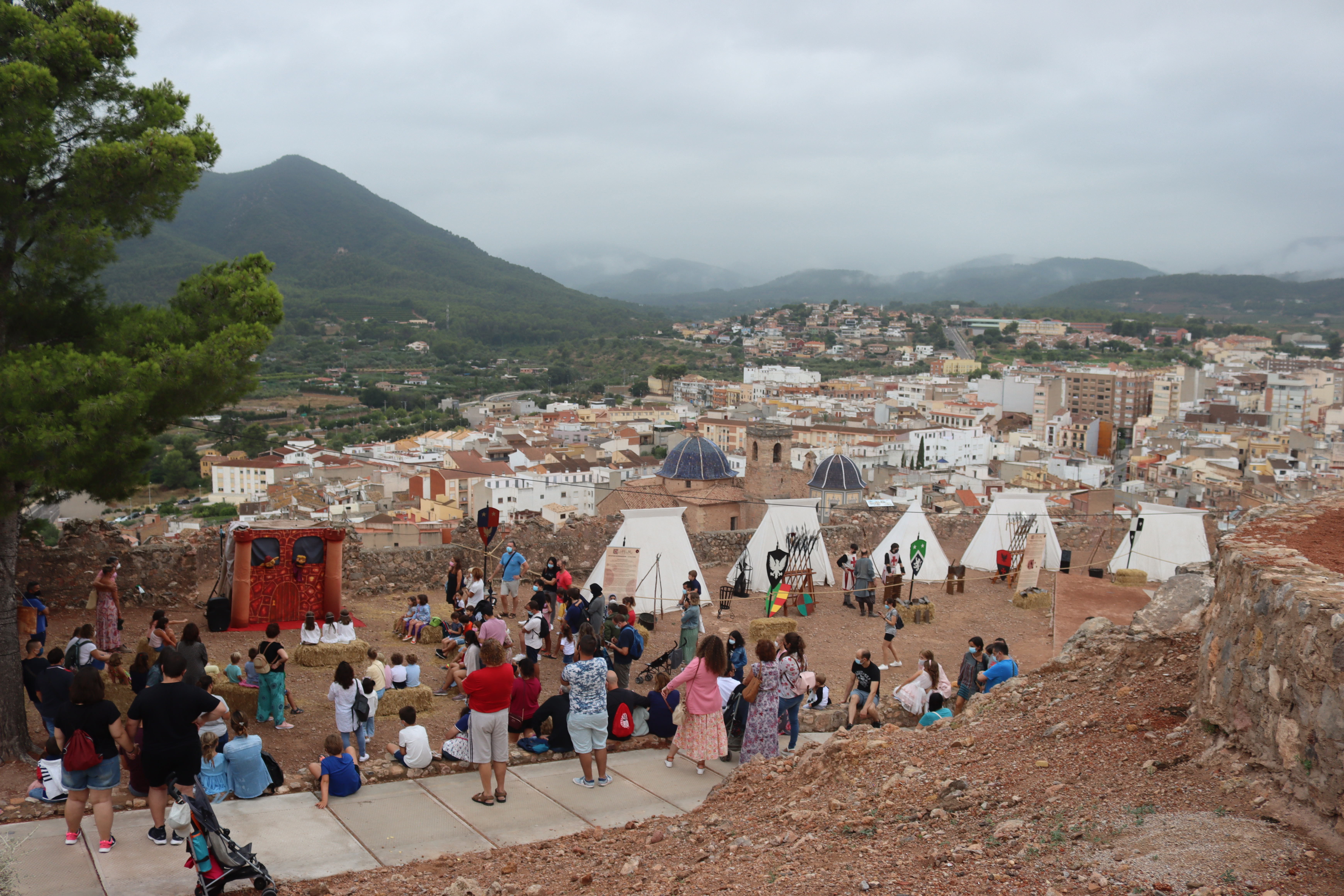 Onda Medieval cierra sus puertas en el castillo de las trescientas torres tras atraer a 4.500 visitantes 