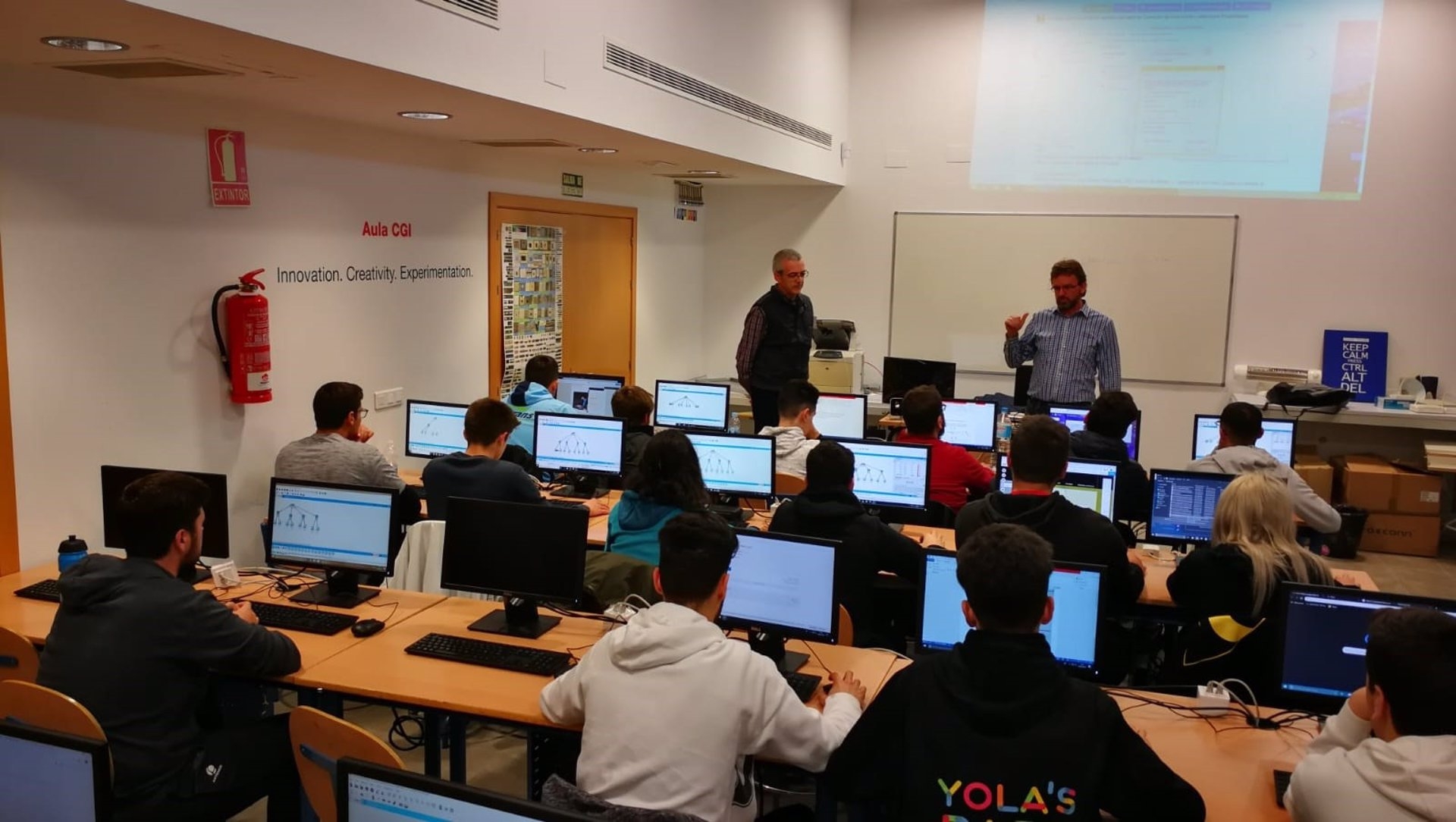 La empleabilidad de la FP se sitúa en el 42,2%, superior al 38,5% de los estudios universitarios