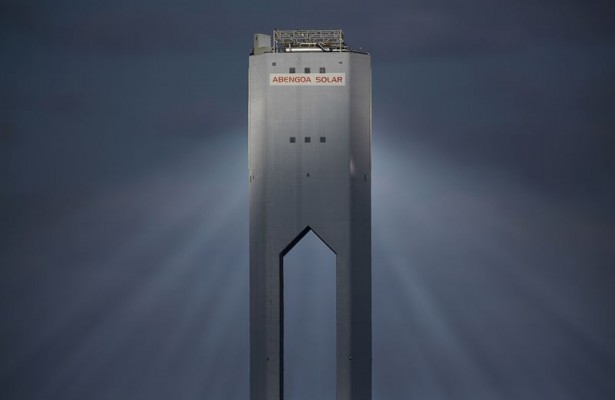 Vienen curvas (y fuertes) en Abengoa ante el desplome que se aproxima