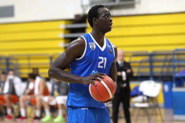 El FC Cartagena CB ficha a Mbaye, pívot senegalés que debutó en la Liga Endesa con el Barça
