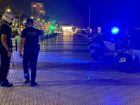 Sin incidencias en el primer fin de semana de playas cerradas en El Campello para evitar botellones