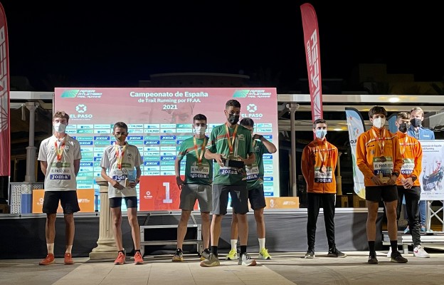 La selección valenciana sube al
podio en el Campeonato de España de trail