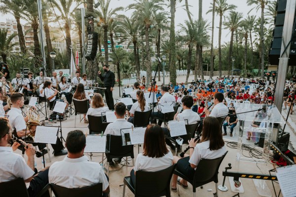 Más de 300 personas asisten al XV Concierto de Música Festera de Moros y Cristianos 