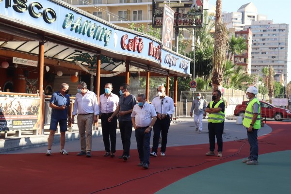 Benidorm abre dos tramos de la calle Mallorca: así es la nueva imagen de la meca del turismo inglés