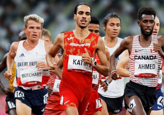 El atleta del Playas Mohamed Katir, diploma olímpico en el 5.000 de Cheptegei