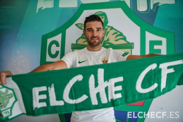 El Elche renueva a Antonio Barragán