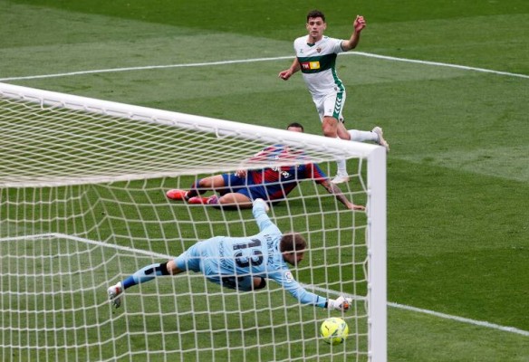 Elche y Levante retoman el Festa d’Elx con la mirada puesta en la Liga
