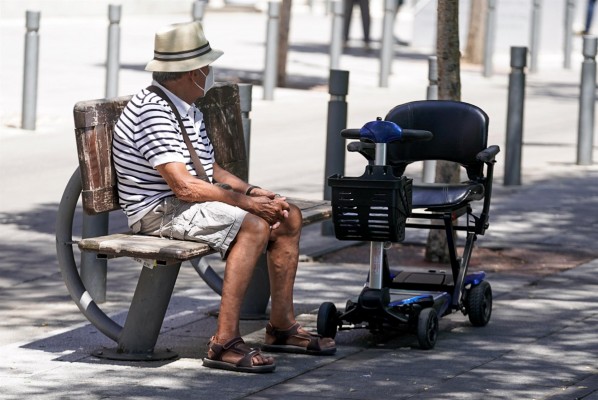 El Ministerio de Sanidad notifica 21.387 casos y 87 muertes y la incidencia baja hasta los 614 casos
