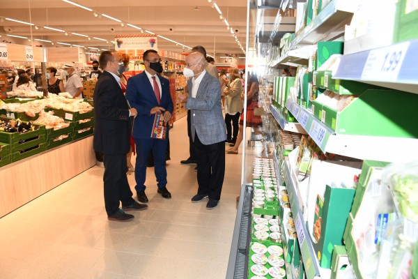 Benlloch celebra la apertura del nuevo Lidl y asegura que es una prueba de que la ciudad avanza