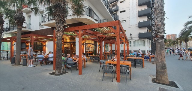 Magic Costa Blanca se abre a la restauración con Maüi, su primer 'beach club'