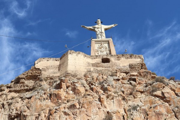 La iluminación del castillo de Monteagudo está 