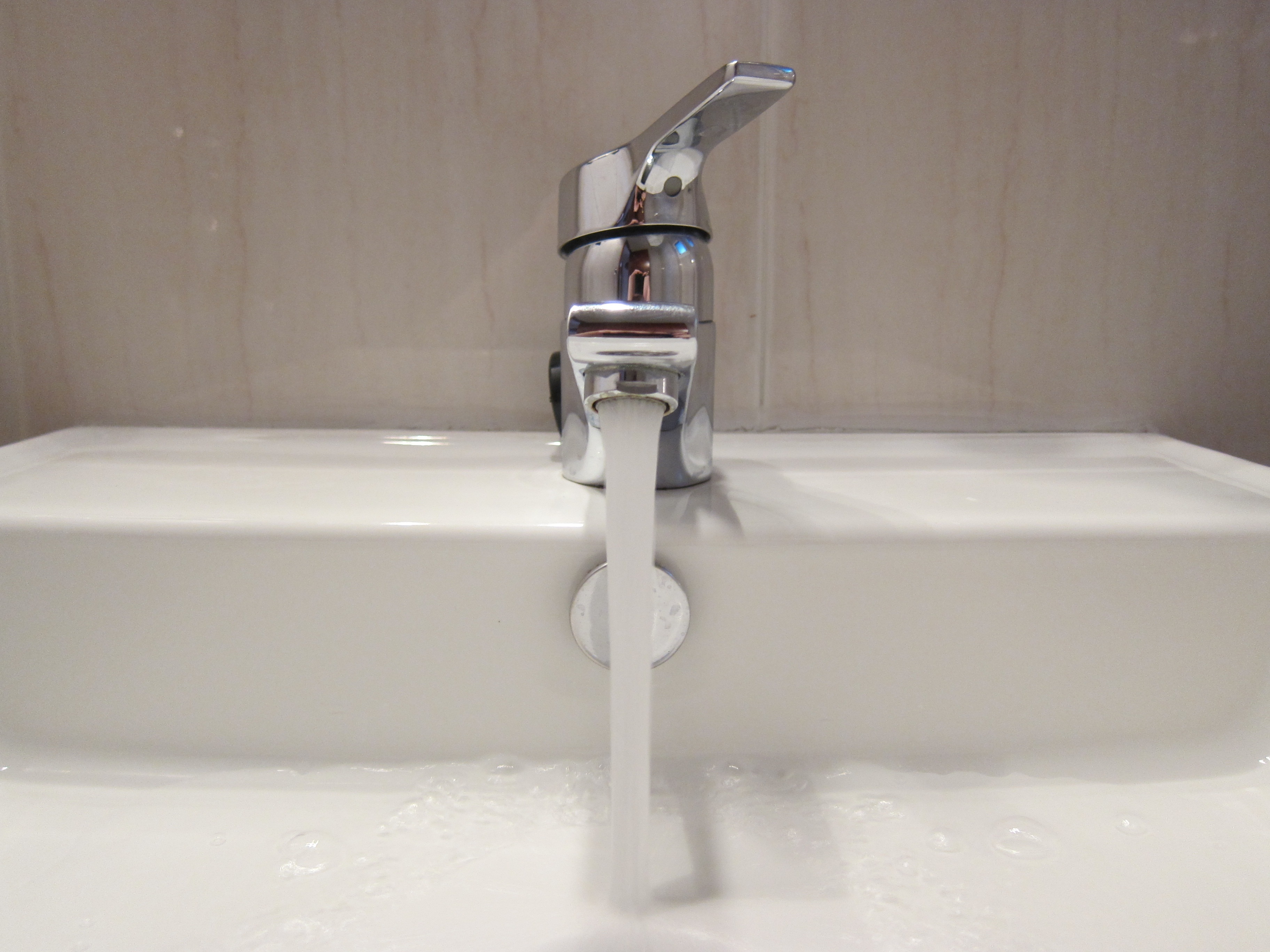 València, entre las ciudades con la factura del suministro agua más cara, según Facua