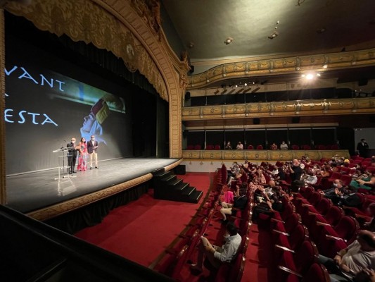 Emotivo documental en el Gran Teatro de cuatro décadas de historia de la fiesta de Moros y Cristianos 