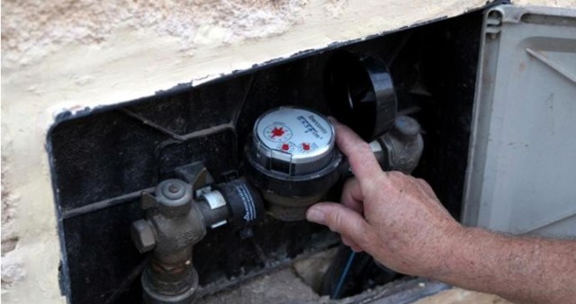 La Vila e Hidraqua inician la campaña para la sustitución de los contadores de agua más antiguos
