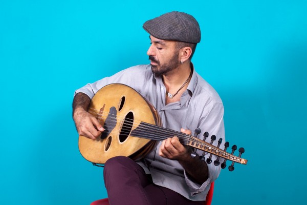 Les Nits al Claustre s'obrin al jazz de Chema Peñalver i el so grec de Yannis Papaioannou
