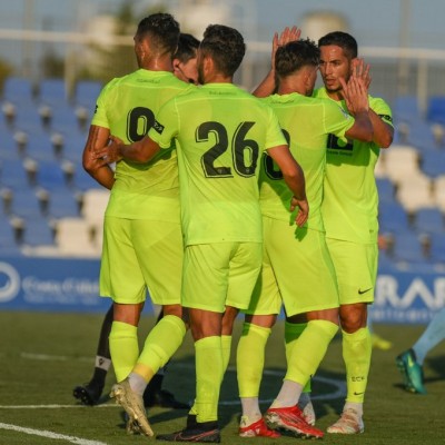 Empate con goles de Boyé y Castro y expulsión de Enzo Roco