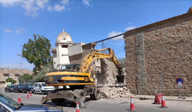 El derribo parcial del muro de la prisión de San Antón no supone el fin a cuatro años de lucha en su intento de protección