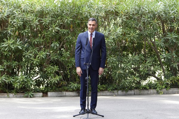 Sánchez defiende los 