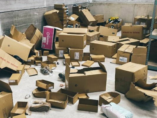 La 'startup' Timpers sufre un robo de cerca de 1.000 pares de zapatillas en su almacén de Torrent