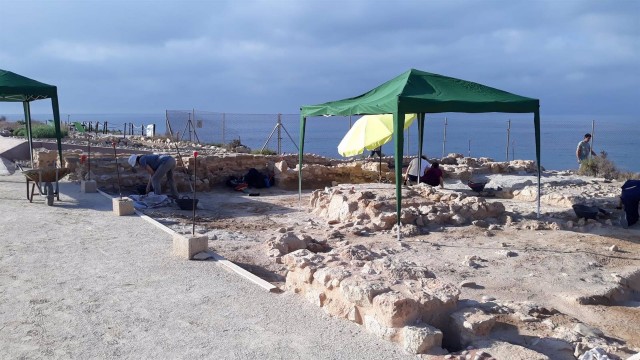 El MARQ descubre una instalación de conserva de pescado del siglo IV a.C. en la Illeta dels Banyets
