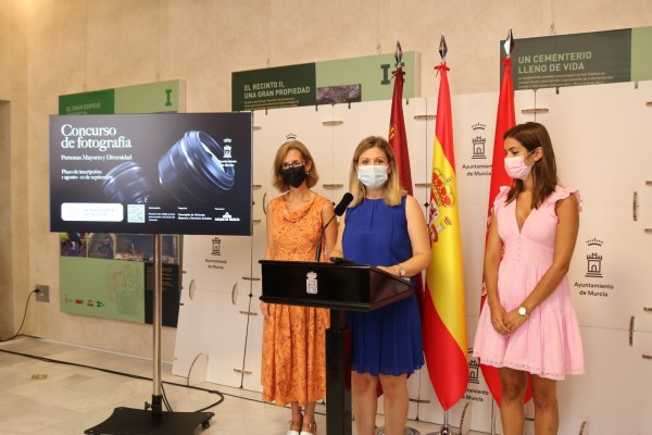 Murcia estrena el I Concurso de Fotografía Social para visibilizar la diversidad del colectivo de mayores