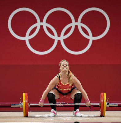 Lydia Valentín renuncia a dos intentos y se mantiene a la espera de una difícil medalla