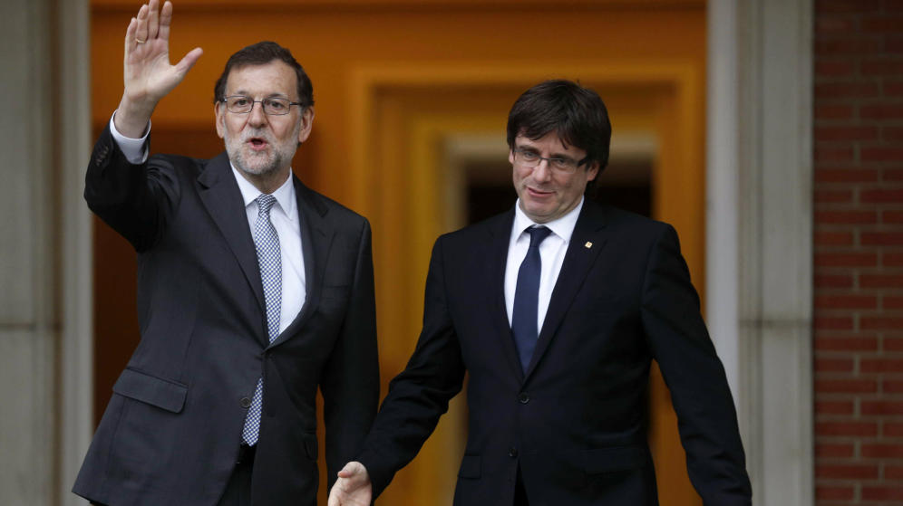 El presidente del Gobierno, Mariano Rajoy, y el presidente catalán, Carles Puigdemont. EFE - 