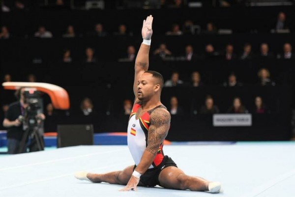 El gimnasta español Ray Zapata se lleva la plata en la final de suelo
