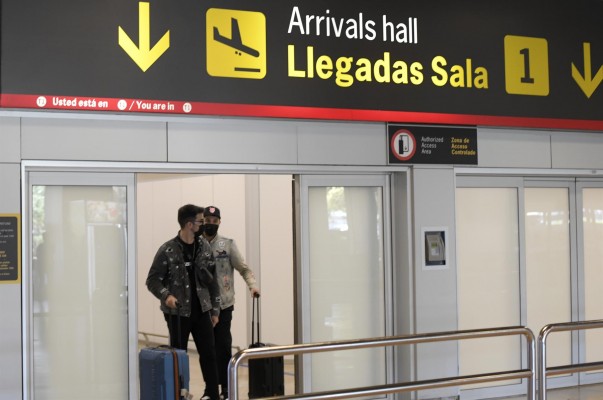 Sanidad permite vuelos con Brasil y Sudáfrica pese a ser 