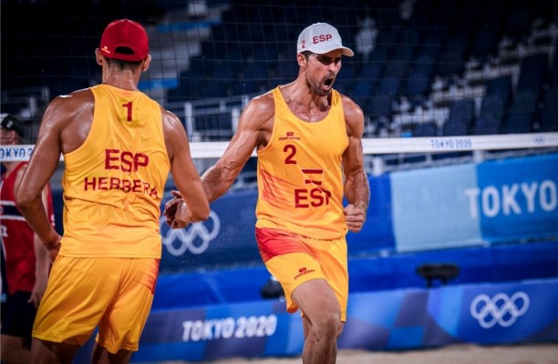 Herrera y Gavira ganan el partido de repesca y acceden a octavos de final