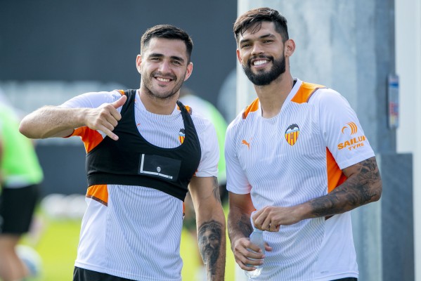 La plantilla del Valencia recibe la vacuna contra la covid