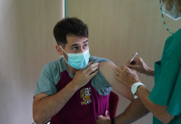 Los jóvenes murcianos demuestran su concienciación: más del 50% ya tienen la primera dosis