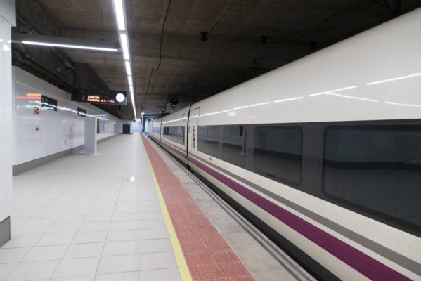 
Más de 7.500 viajeros utilizaron el AVE en Orihuela durante mayo y junio
