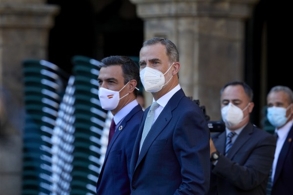 Sánchez pide a CCAA y ayuntamientos unión: 