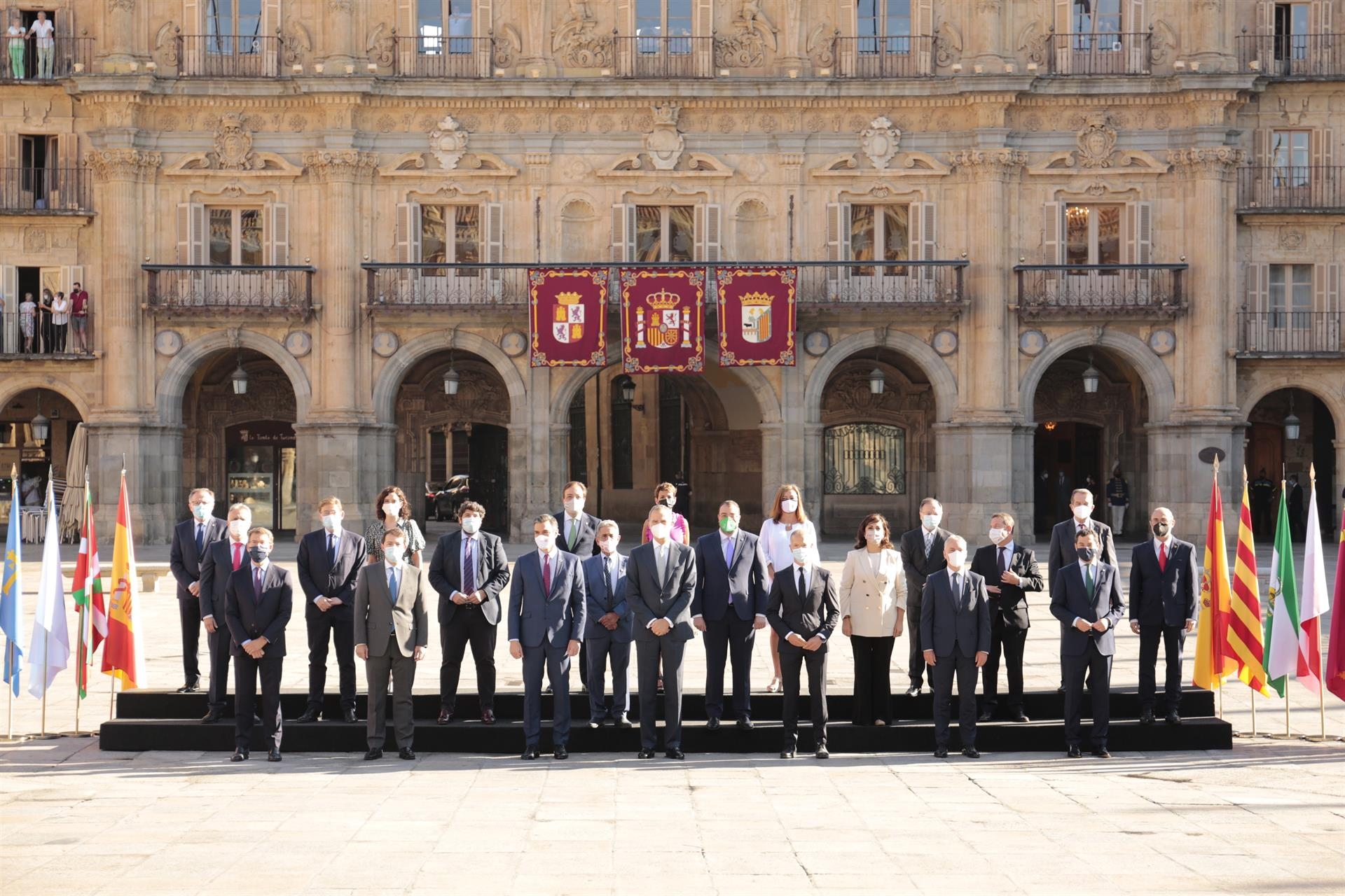 Foto de familia antes de celebrarse la Conferencia de Presidentes. Foto: EUROPA PRESS/MANUEL LAYA - 