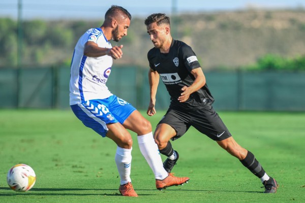El Elche afronta su test de pretemporada más exigente ante el Alavés
