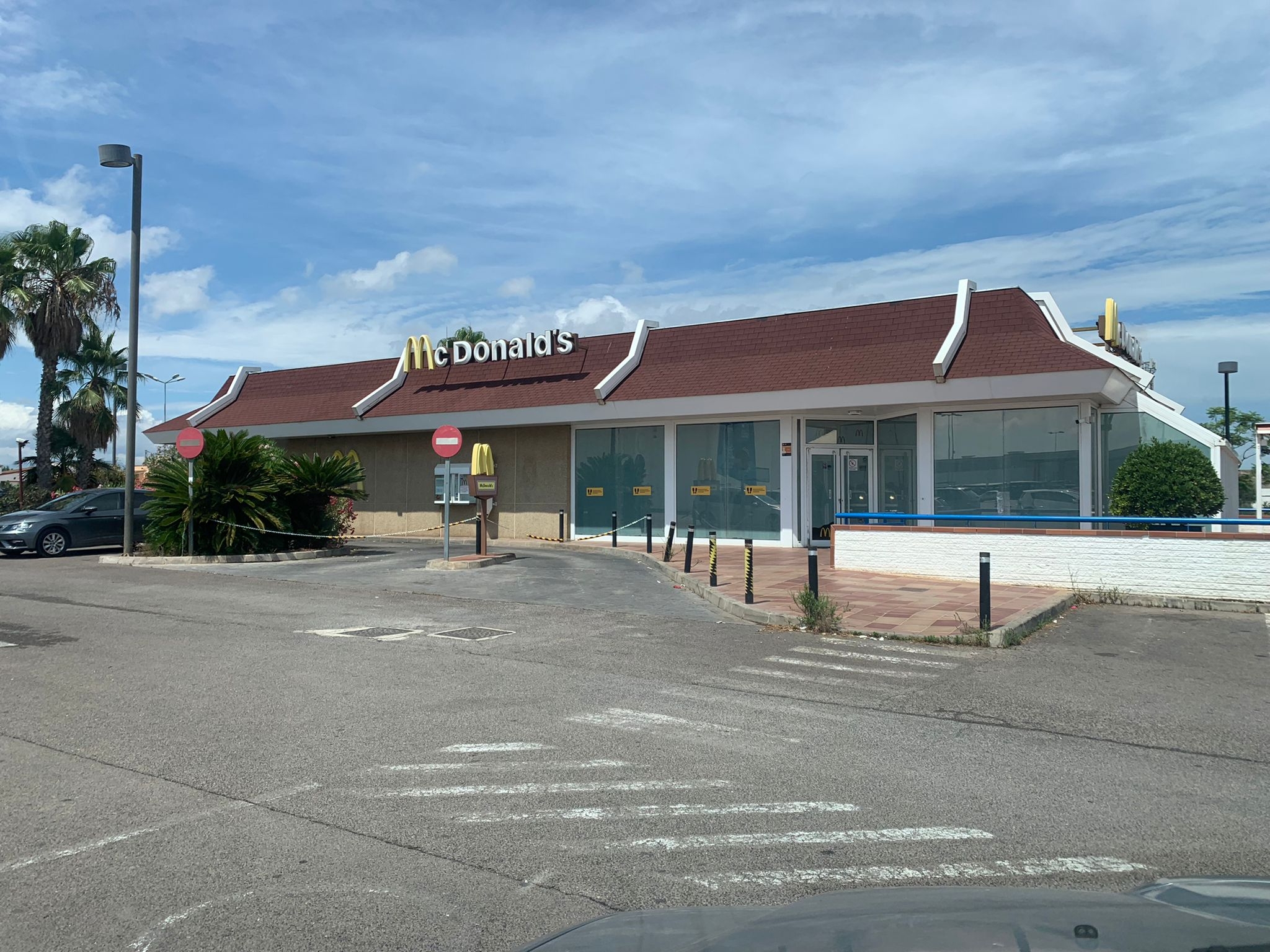 McDonald's cierra el restaurante de la playa de Vinaròs tras varias demandas del franquiciado