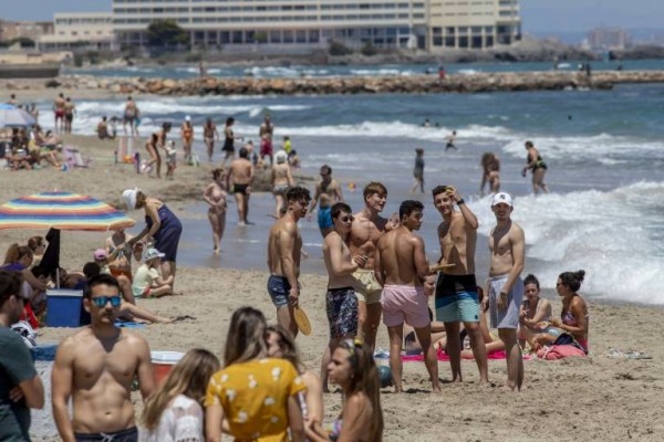 Los jóvenes de entre 12 y 19 años de la Región pueden pedir cita para la vacuna desde este sábado
