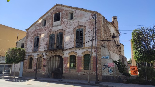 Las obras de rehabilitación de la histórica Fábrica de Hielo de Alcantarilla comenzarán a finales de año