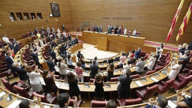 Les Corts aprueban una iniciativa de C's en defensa de la unidad de España con la abstención del PSPV