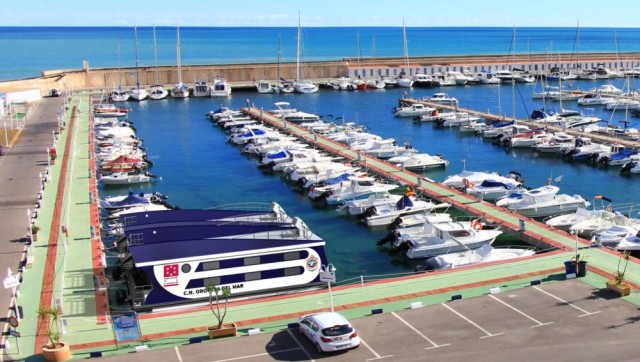 Los Campamentos Azahar de Orpesa, pioneros a nivel europeo en incorporar barcos-albergue